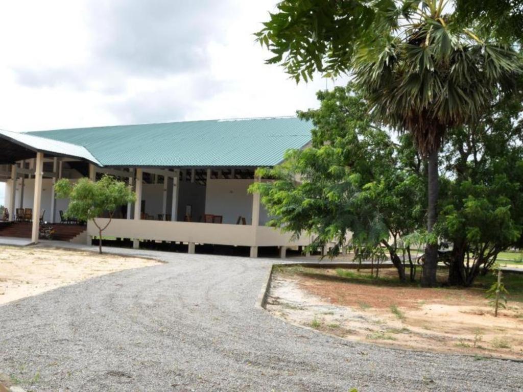 Naaval Hotel Batticaloa Εξωτερικό φωτογραφία