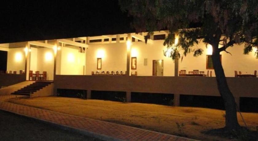 Naaval Hotel Batticaloa Εξωτερικό φωτογραφία