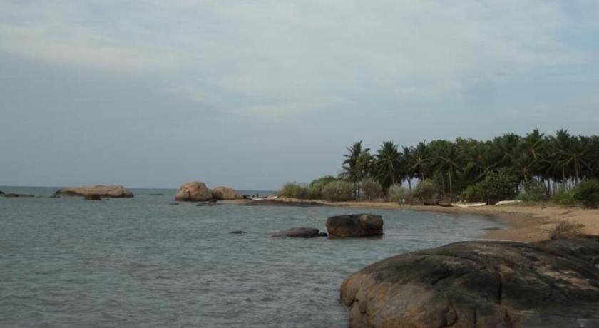 Naaval Hotel Batticaloa Εξωτερικό φωτογραφία