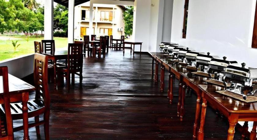 Naaval Hotel Batticaloa Εξωτερικό φωτογραφία