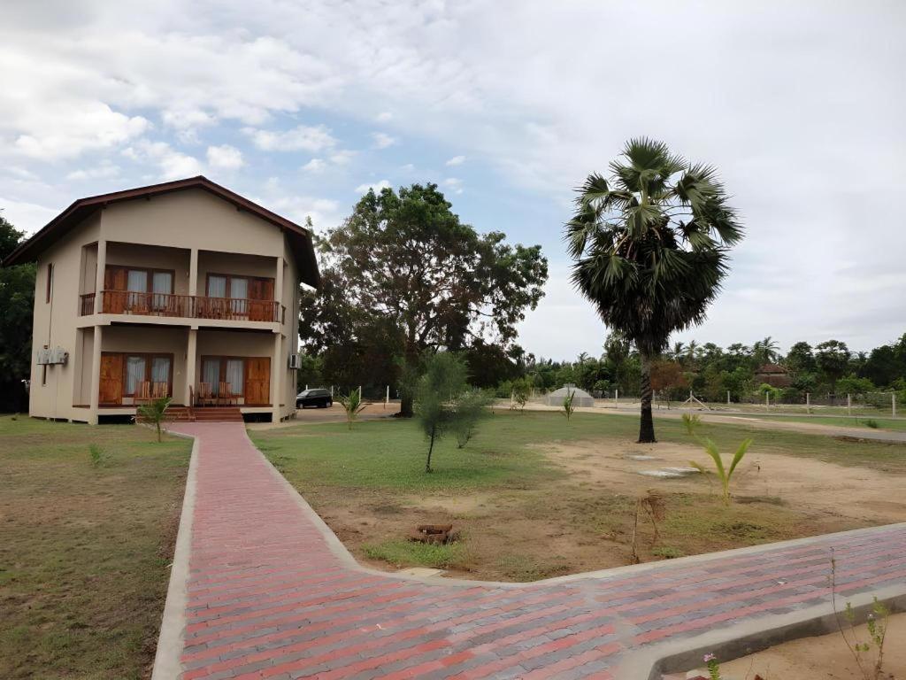 Naaval Hotel Batticaloa Εξωτερικό φωτογραφία